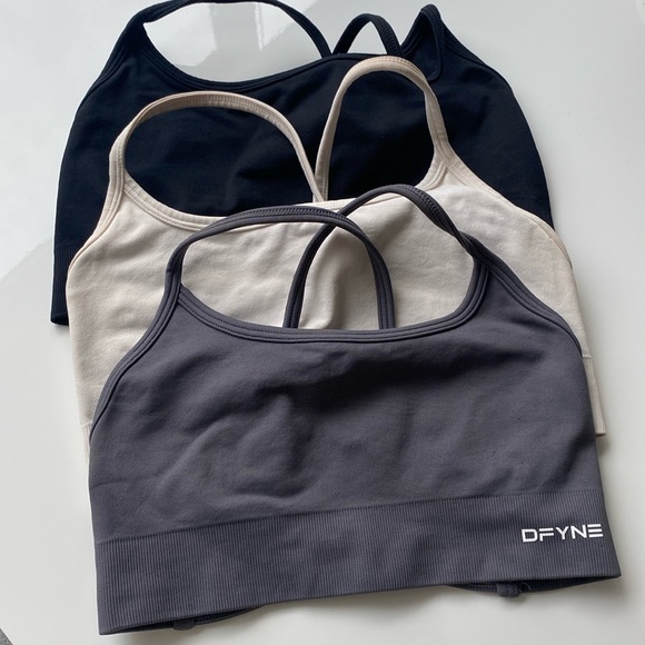 DFYNE Dynamic Sports Bras in Medium Size - Picture 2 of 9